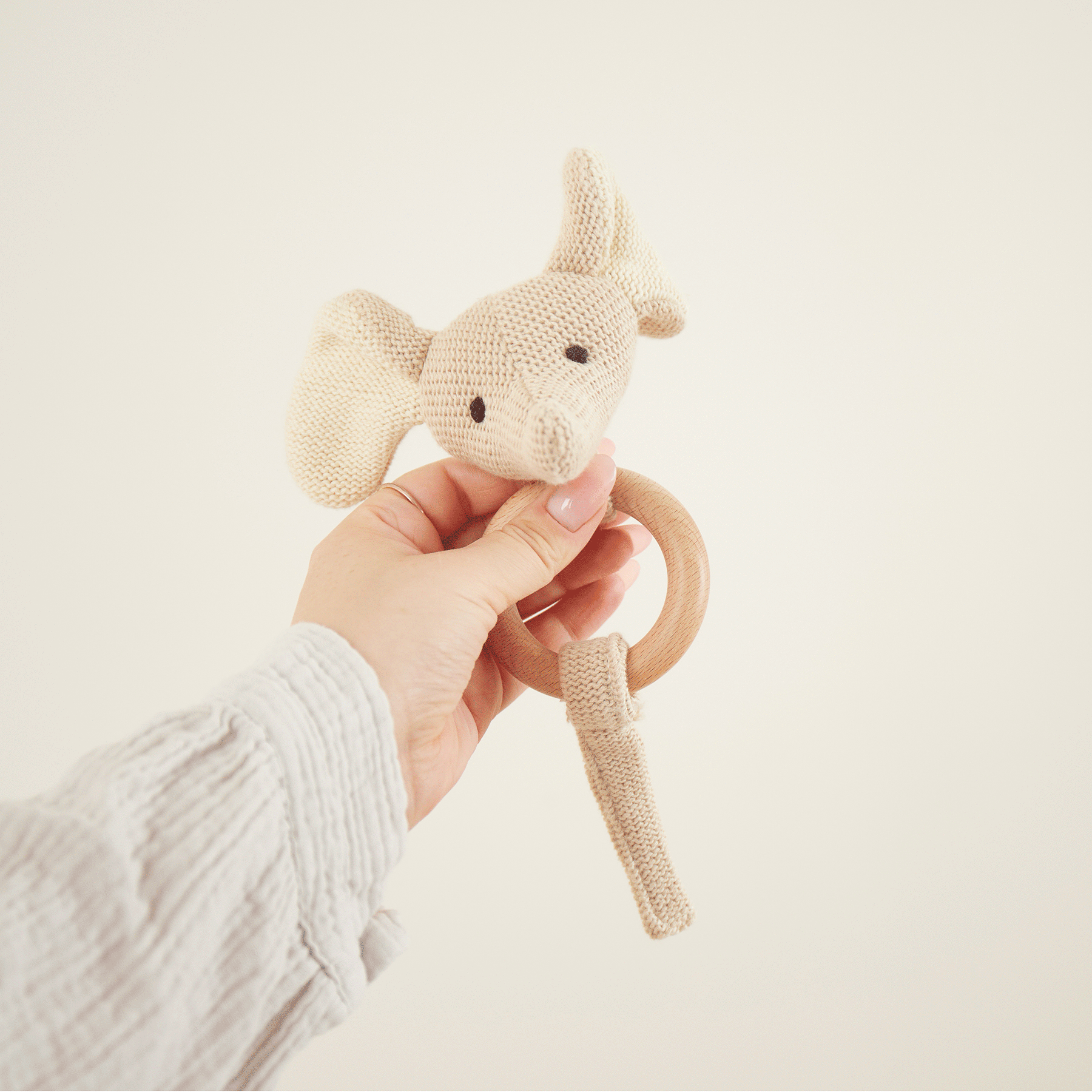 Rammelaar & bijtring olifant | Beige