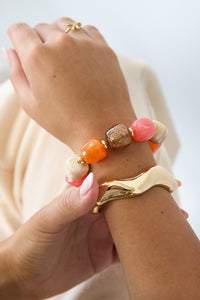 Beaded bracelet with statement glitter bead