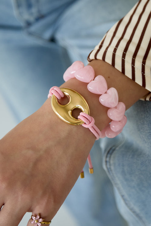 Beaded bracelet with large heart beads