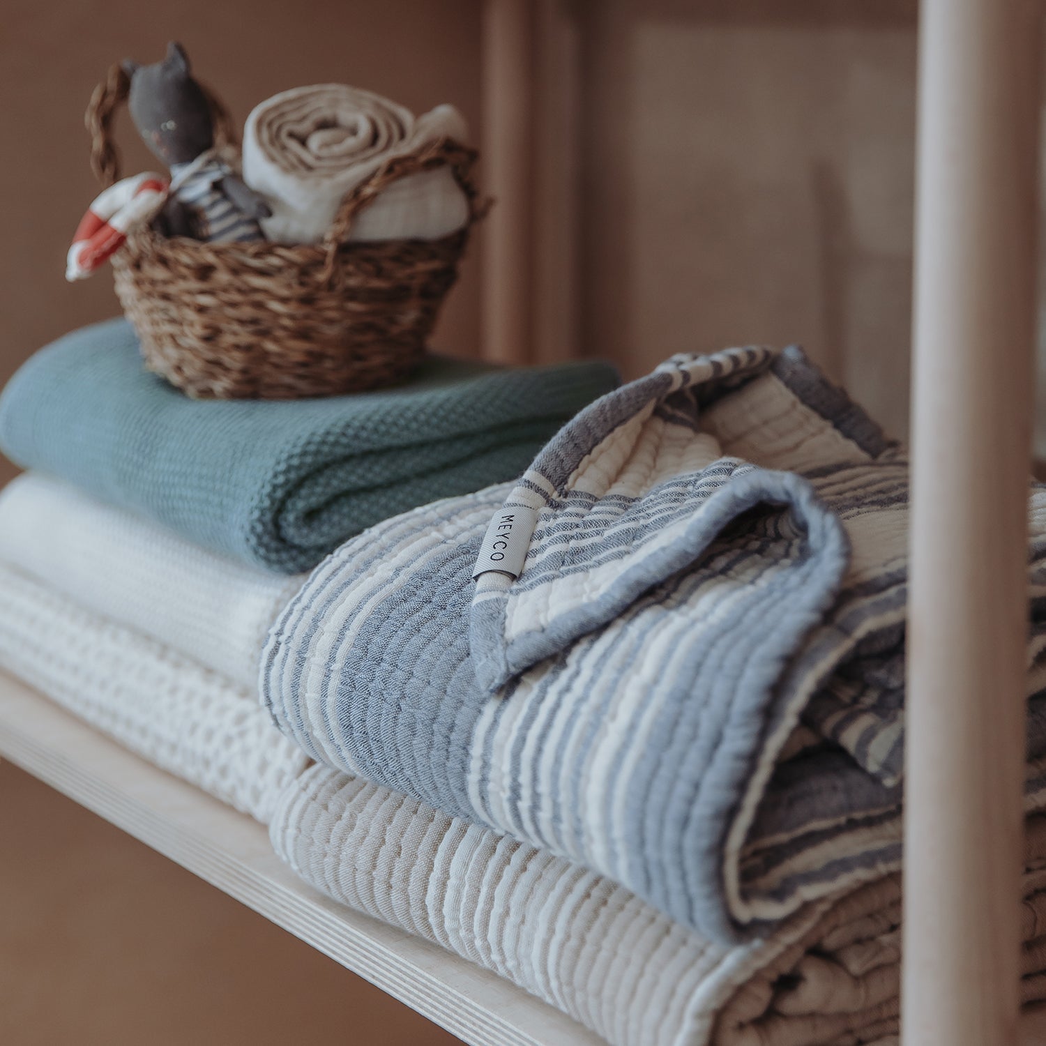 Wiegdeken | Pre-washed hydrofiel | Jacquard stripe | Indigo