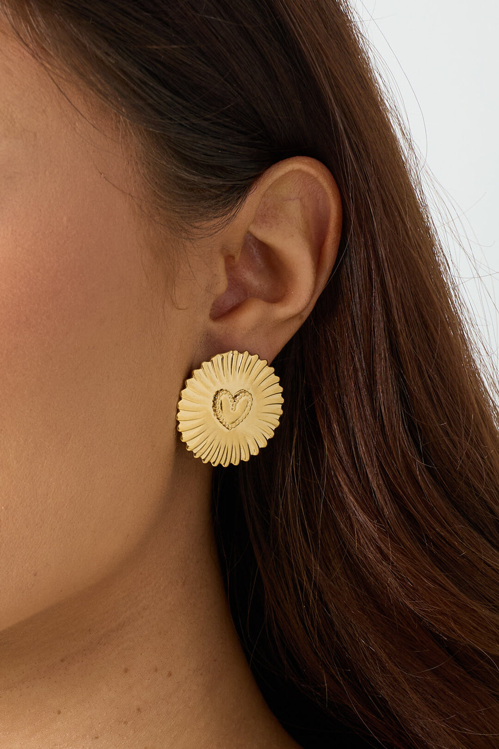 Statement earrings sparkling coin with heart