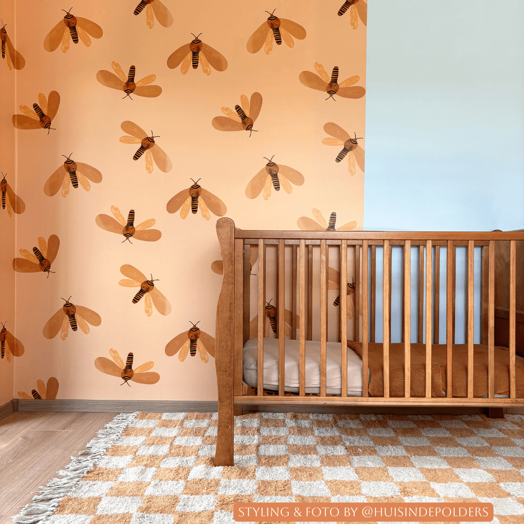 Behang moth | 100 x 270 cm | Sun | Aniek Bartels