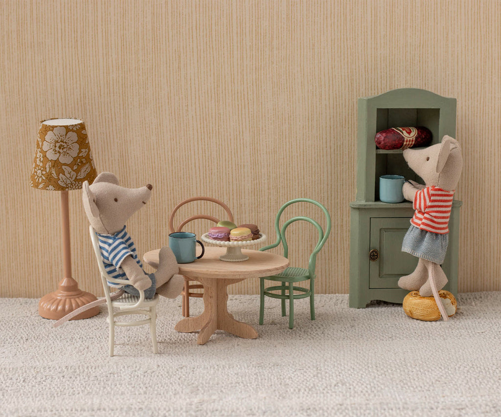 Maileg | Oval dining table | Mouse | Nature