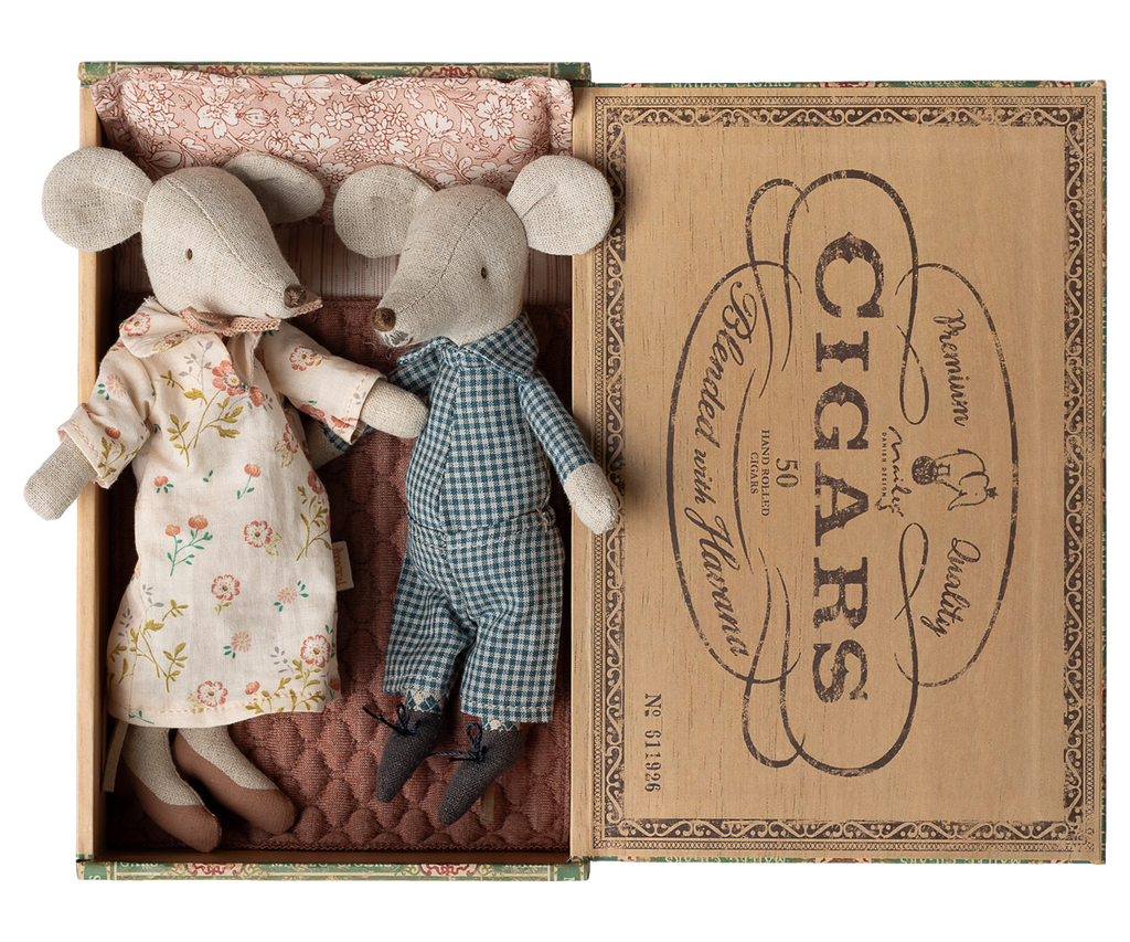 Maileg | Grandma & grandpa mice in cigarbox