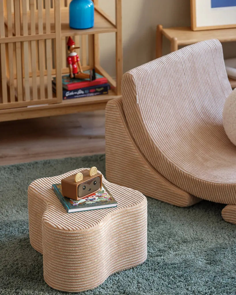Hoe leuk is deze poef, maar dan als bijzettafeltje en gecombineerd met de bijpassende Moon fauteuil