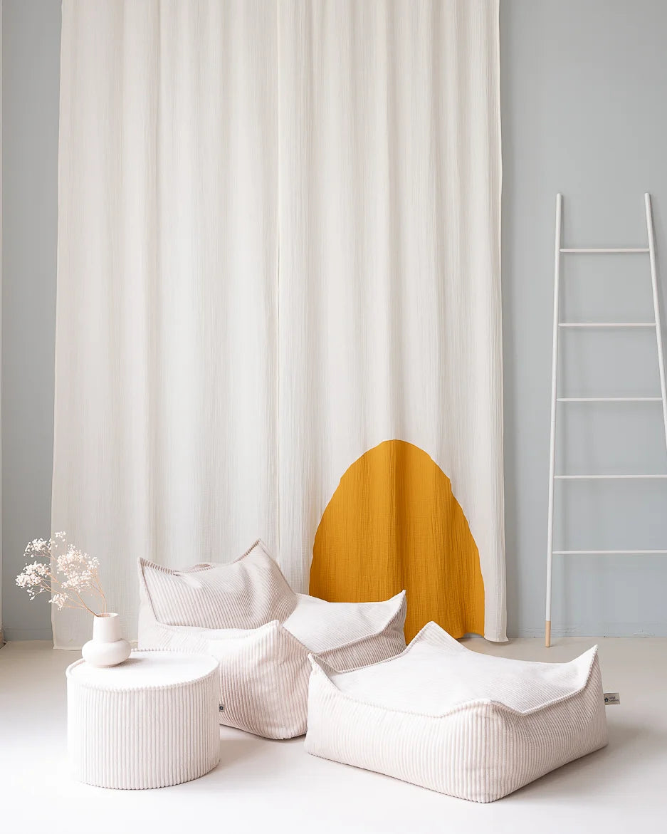 Offwhite (marshmallow) combinatie van een zitzak, een lounge stoel en een poef voor kinderen. Die wil je toch hebben?