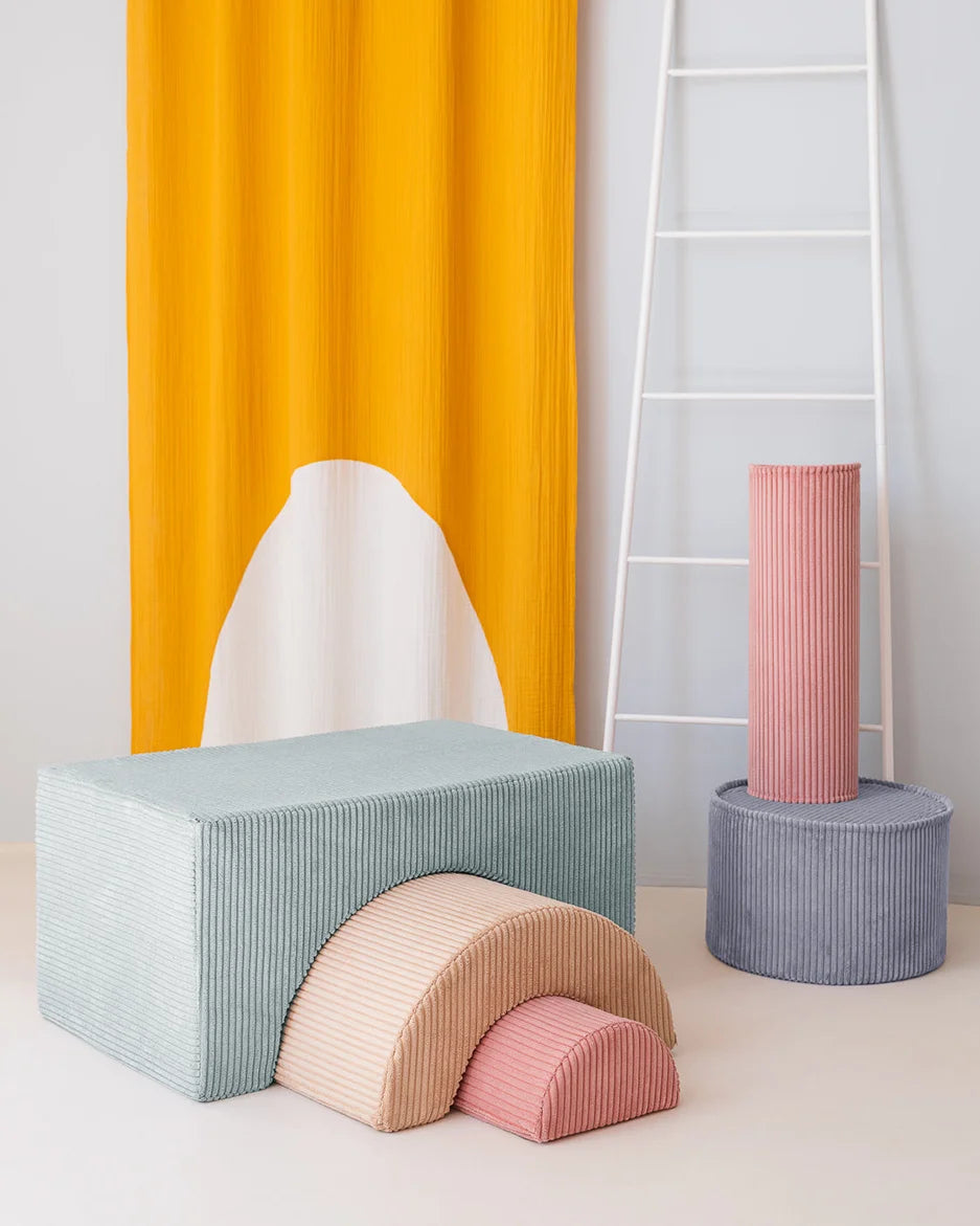 Ribstof rolkussen | Ø 18 x 55 cm | Pink mousse