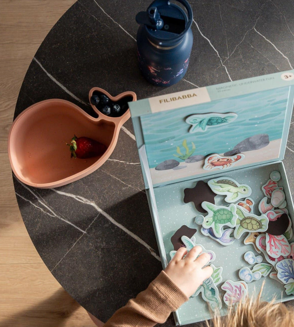 Siliconen snackdoosje | Christian the Whale | Misty rose
