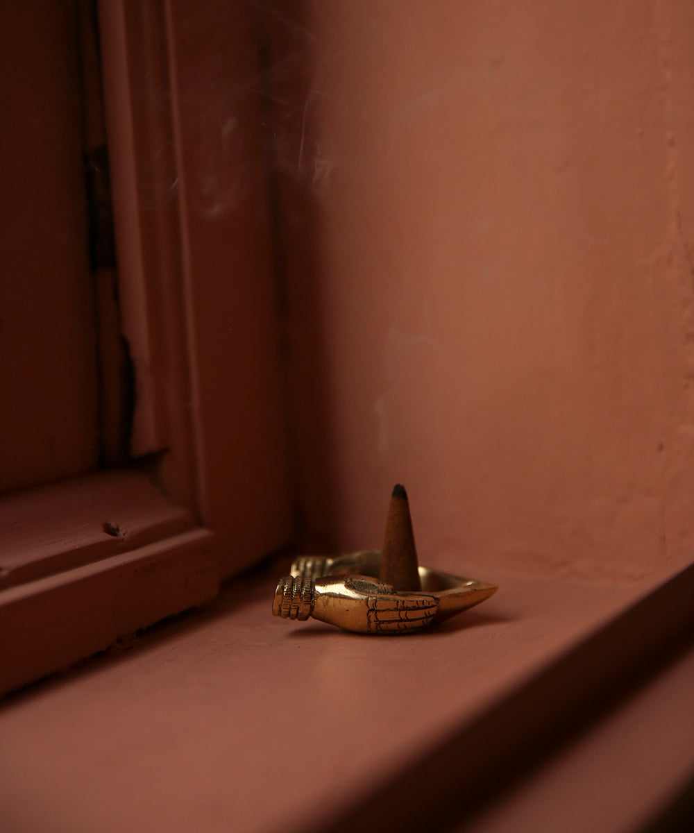 Pre-order | Wierookkegels met houder in giftbox | Cinnamon