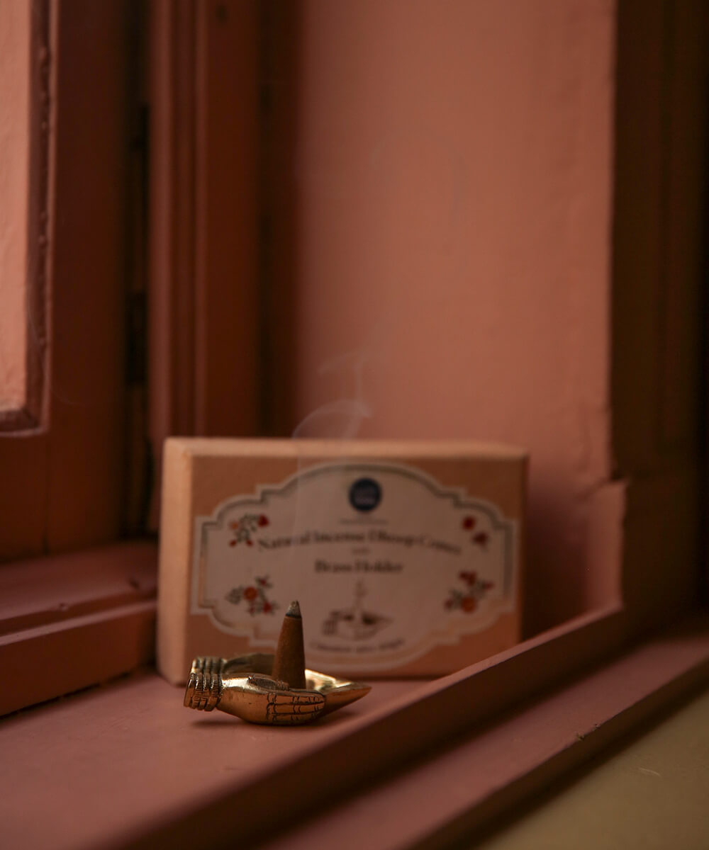 Pre-order | Wierookkegels met houder in giftbox | Cinnamon