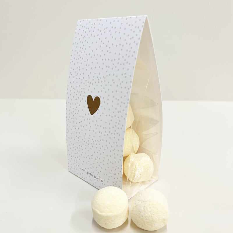 Zij aanzicht van het kadodoosje met mini bath bombs, van My Paperstation