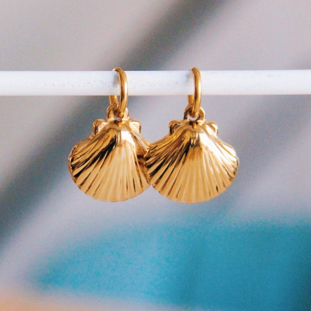 Stainless steel oorbellen in de vorm van schelpjes, in de kleur goud