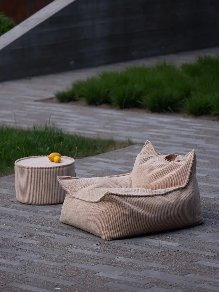 Brown Sugar ribstof zitzak in de tuin, voor een heerlijk ontspannen buitenplekje