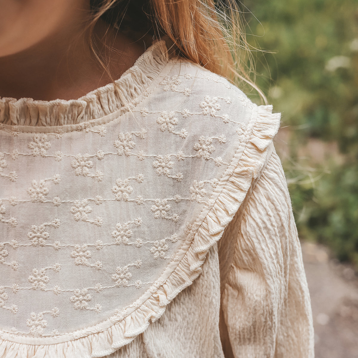 Wavy | Romance longsleeve | White swan