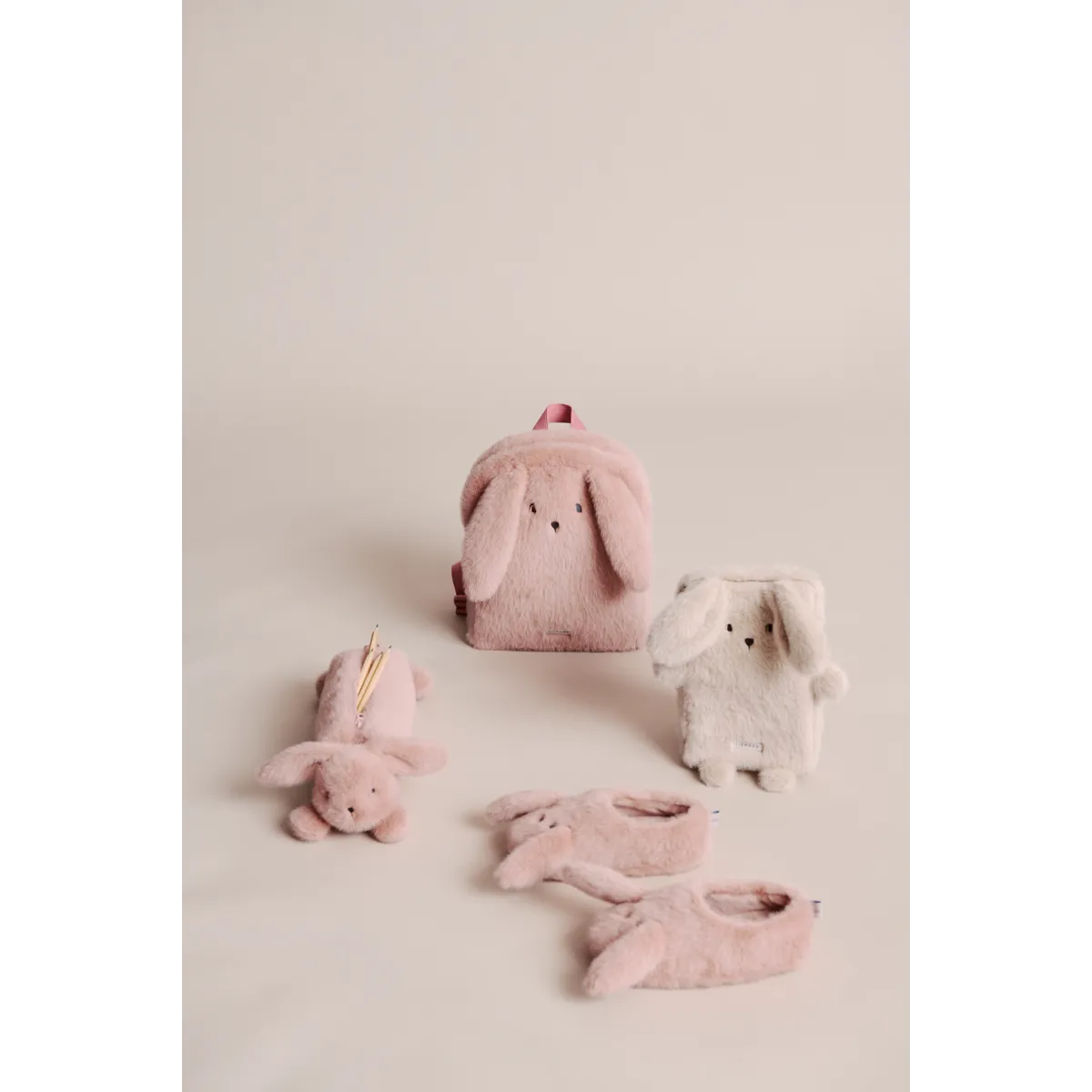 Kinder rugtas | Rabbit plush | Pale tuscany