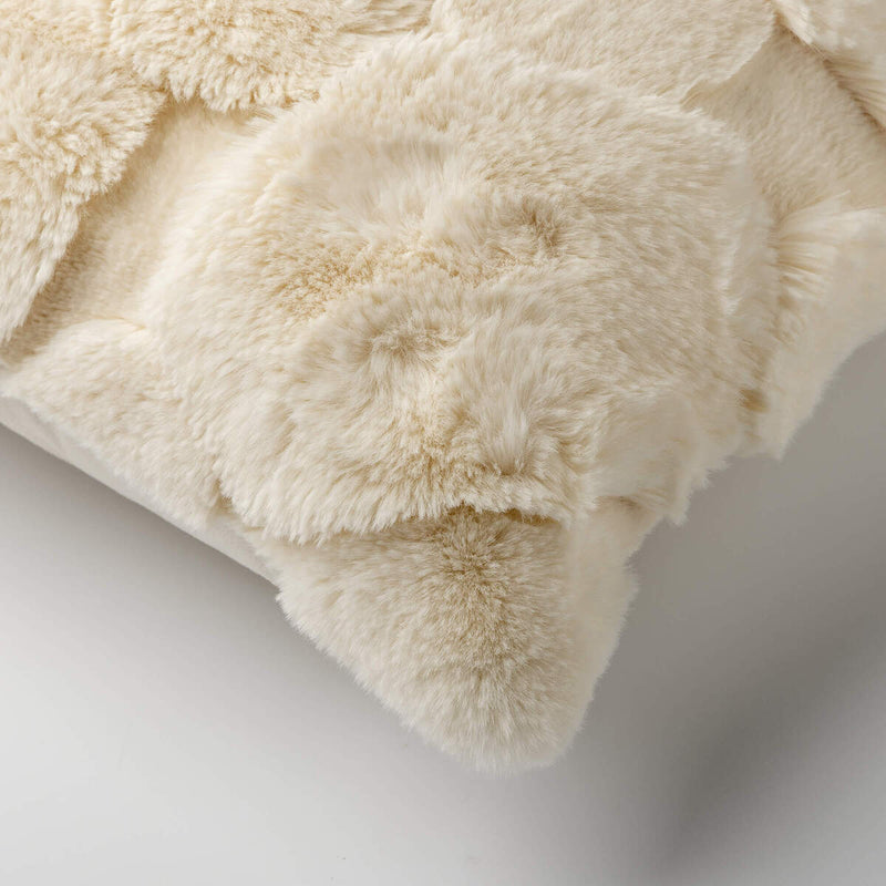 Sierkussen Pom | 45 x 45 cm | Cannoli cream