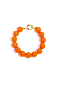 Bracelet with large beads and clasp at the front