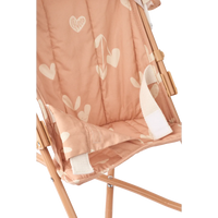 Close-up van de zitting van de Liewood poppenbuggy, in de kleur Sweethearts & Pale Tuscany.