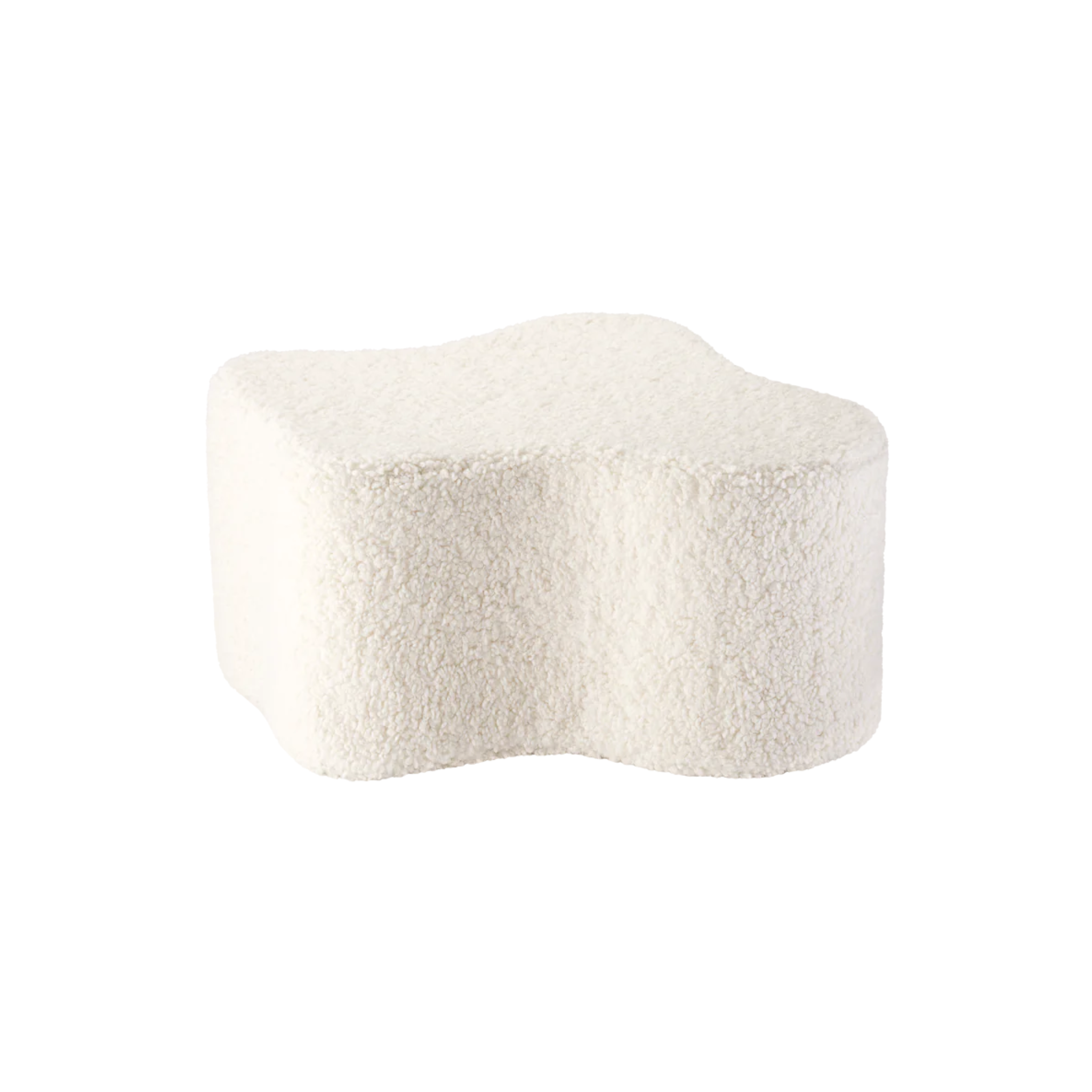 Offwhite teddy poef van Wigiwama in een bijzondere organische vorm