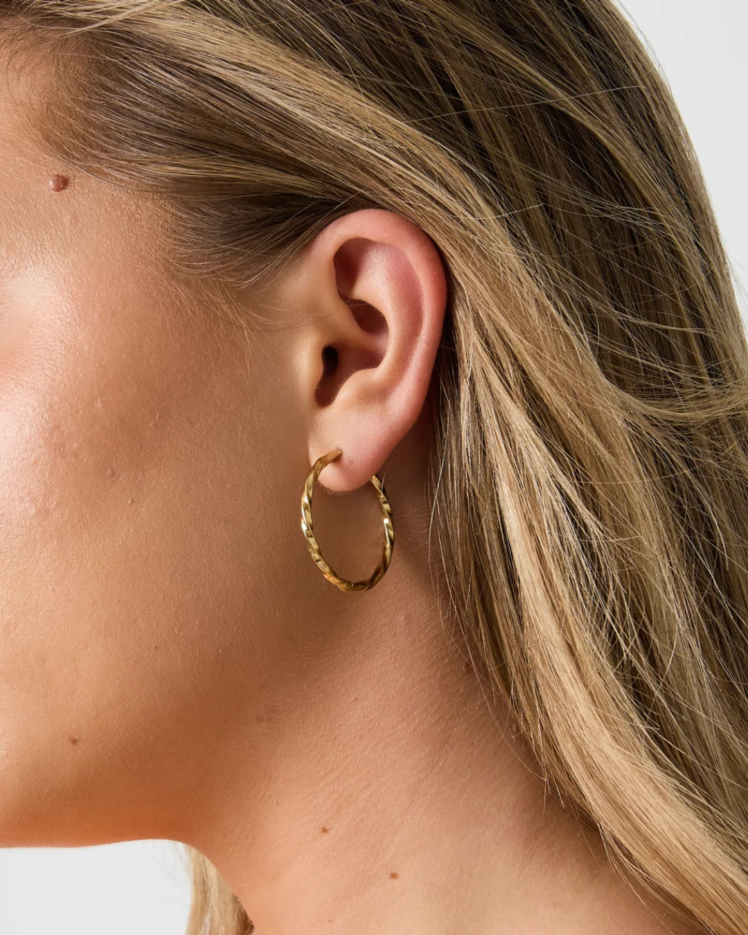 Oorbellen | Sculpted hoop | Goud & zilver | Diverse maten