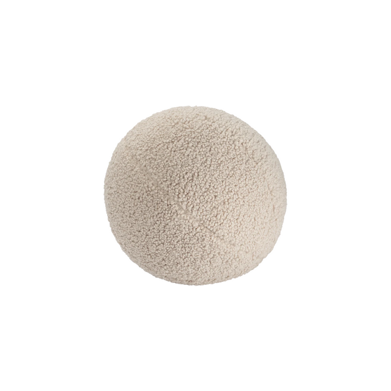Vrijstaande productfoto van het Wigiwama teddy sierkussen in de kleur biscuit. Met een doorsnede van 35 cm en OEKO-TEX® teddystof – veilig en stijlvol.