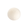 Vrijstaande productafbeelding van het offwhite teddy sierkussen van Wigiwama in de kleur cream. Zacht, veilig en met een doorsnede van 35 cm – ideaal voor kinderkamers.