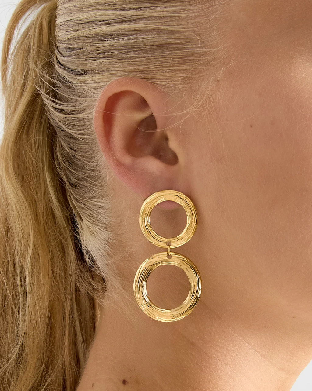 Oorbellen | Textured orbit | Goud